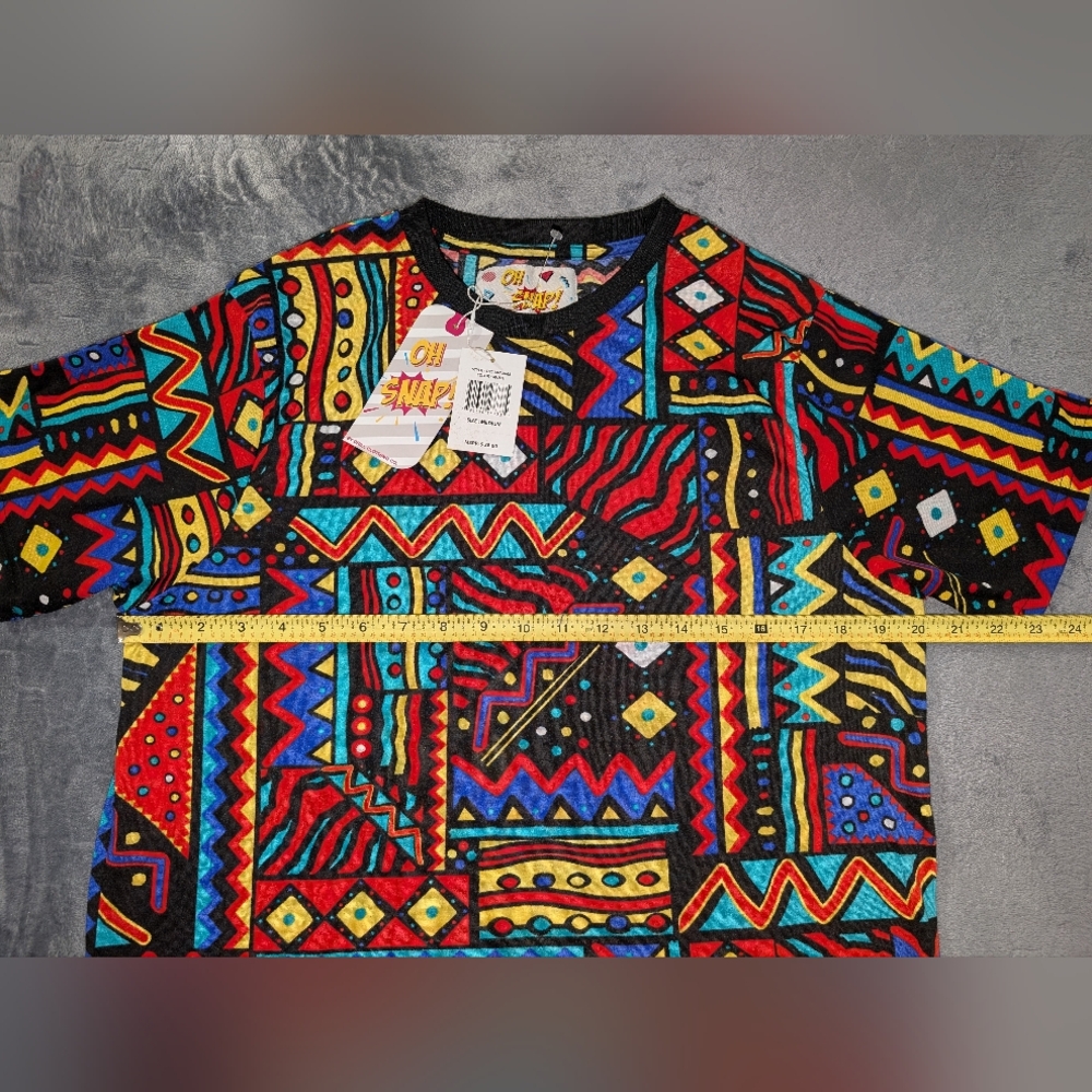 Snap Multicolor Geometric T-Shirt - Picture 3 of 5